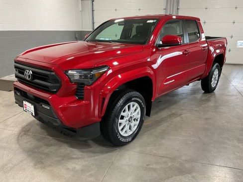 Used 2024 Toyota Tacoma SR5 image 3