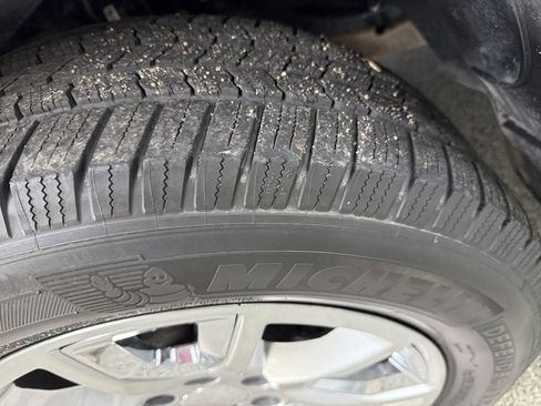 Used 2013 Chevrolet Avalanche LTZ image 37