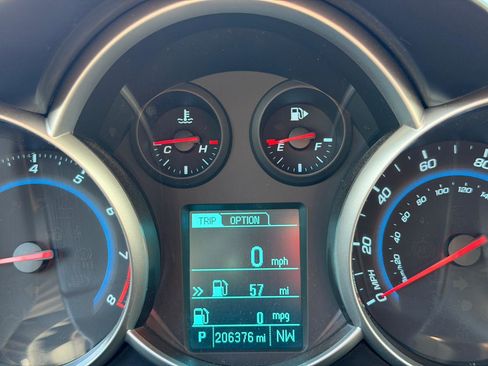 Used 2015 Chevrolet Cruze LT FWD image 17
