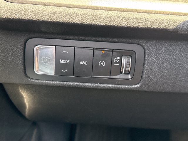 Used 2025 Chevrolet Traverse LT w/ Sun and Wheel Package AWD/4WD image 29