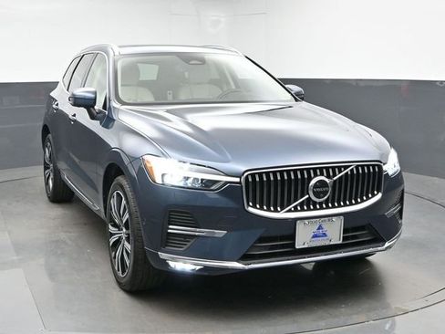 Used 2023 Volvo XC60 B5 Plus w/ Climate Package AWD/4WD image 2
