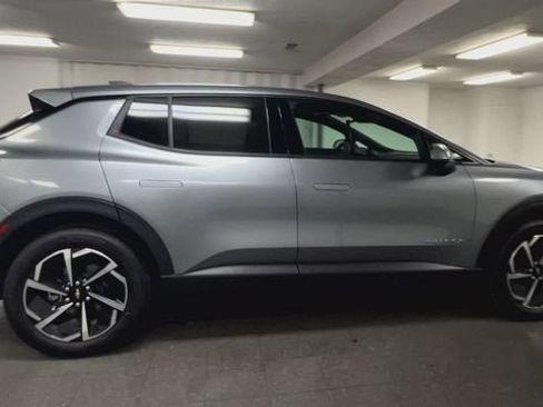 Certified 2025 Chevrolet Equinox EV LT FWD image 9