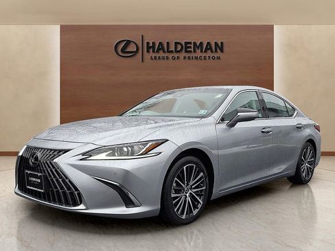 Certified 2023 Lexus ES 350 w/ Premium Package image 3