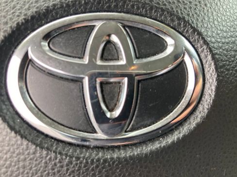 Used 2022 Toyota Corolla LE image 26