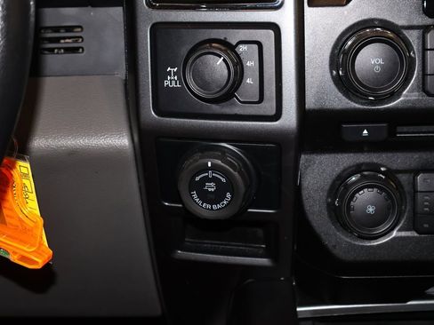 Certified 2018 Ford F150 XLT w/ Equipment Group 302A Luxury image 26