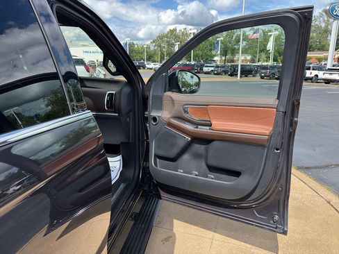 Used 2025 Ford Expedition King Ranch AWD/4WD image 20