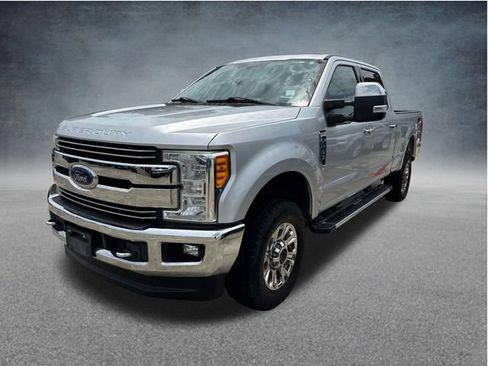 Used 2017 Ford F250 Lariat w/ Chrome Package AWD/4WD image 4