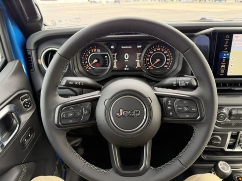 New 2026 Jeep Gladiator Sport AWD/4WD image 17