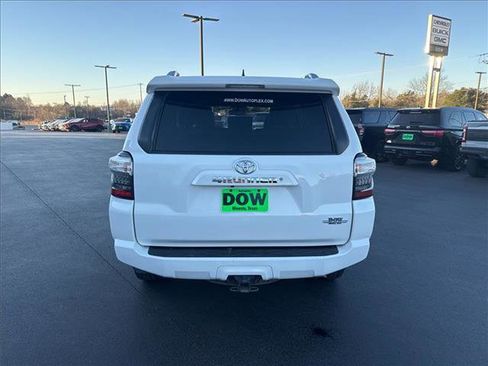 Used 2018 Toyota 4Runner SR5 image 9
