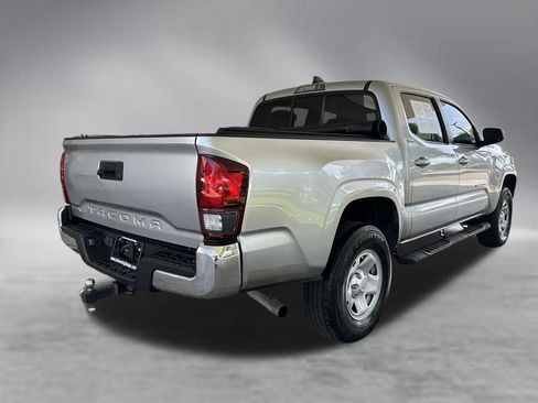 Used 2022 Toyota Tacoma SR5 RWD image 3
