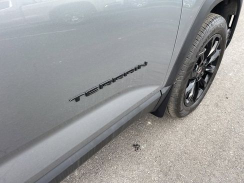 Used 2026 GMC Terrain Elevation w/ Elevation Premium Package image 9