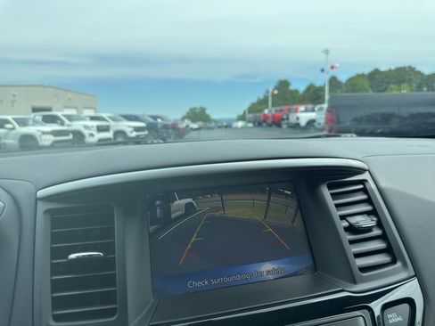 Used 2019 Nissan Pathfinder SV FWD image 15
