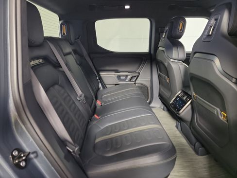 Used 2022 Rivian R1T Adventure AWD/4WD image 22