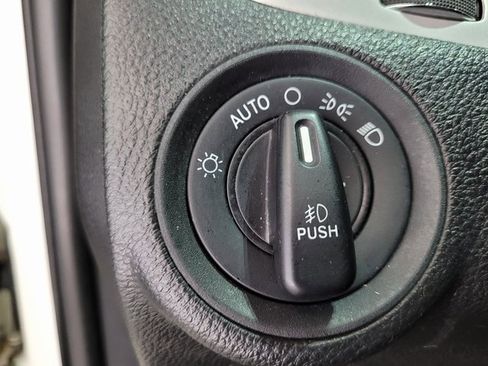 Used 2019 Dodge Journey GT image 38