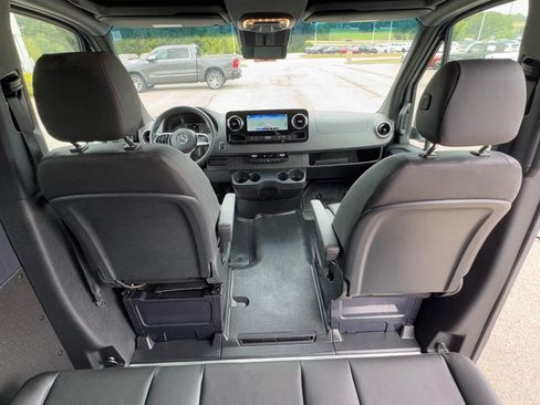 Used 2024 Mercedes-Benz Sprinter 2500 image 16