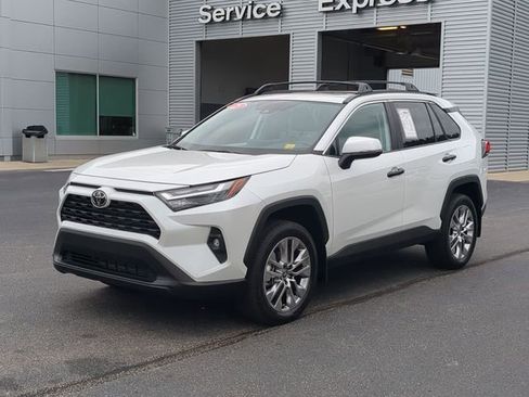 Used 2025 Toyota RAV4 XLE Premium FWD image 7