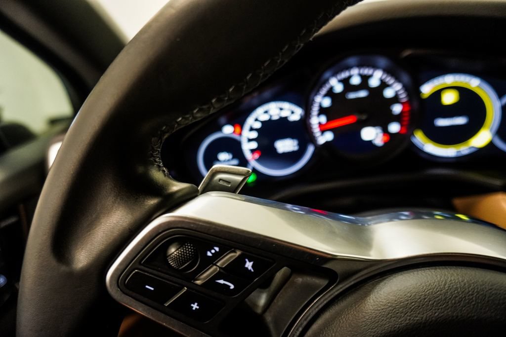 Used 2023 Porsche Cayenne AWD/4WD image 19
