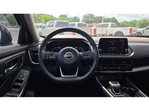 Used 2023 Nissan Rogue SV w/ SV Premium Package FWD image 22
