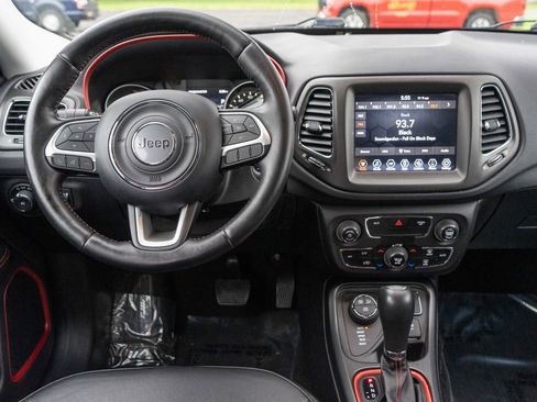 Used 2019 Jeep Compass Trailhawk w/ Cold Weather Group AWD/4WD image 12