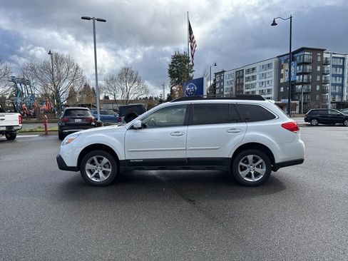 Used 2014 Subaru Outback 2.5i Limited w/ Moonroof Package image 2