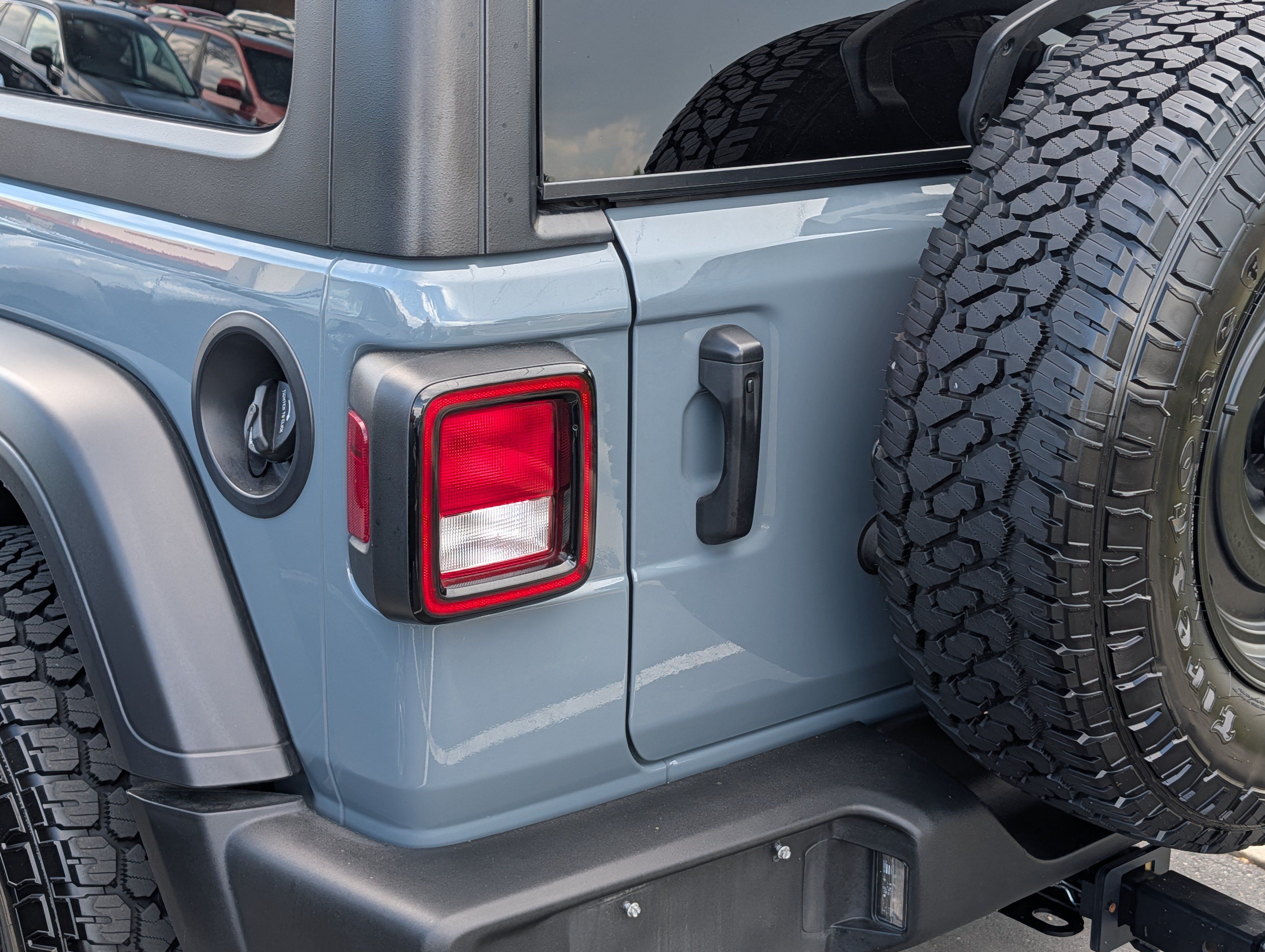 Used 2025 Jeep Wrangler Unlimited Sport AWD/4WD image 17