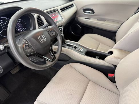 Used 2018 Honda HR-V EX image 4