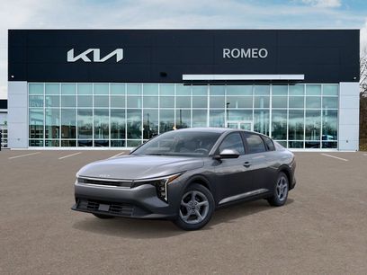 New 2025 Kia K4 LXS