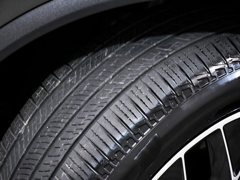 Used 2025 Porsche Macan 4 Electric image 87