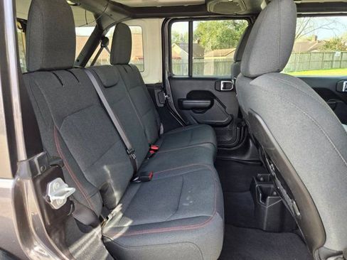 Used 2025 Jeep Wrangler Unlimited Rubicon image 26