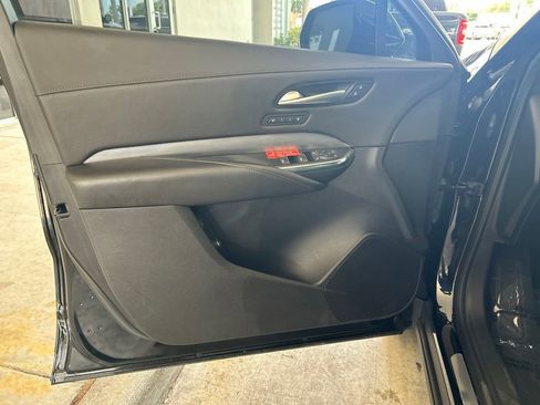 Used 2025 Cadillac XT4 Premium Luxury FWD image 39