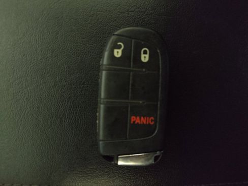 Used 2020 Jeep Compass Latitude AWD/4WD image 32