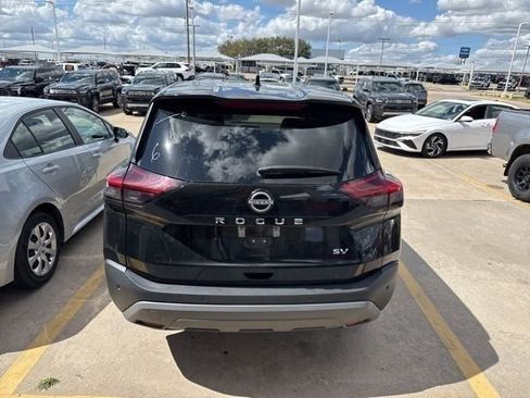 Used 2023 Nissan Rogue SV image 7