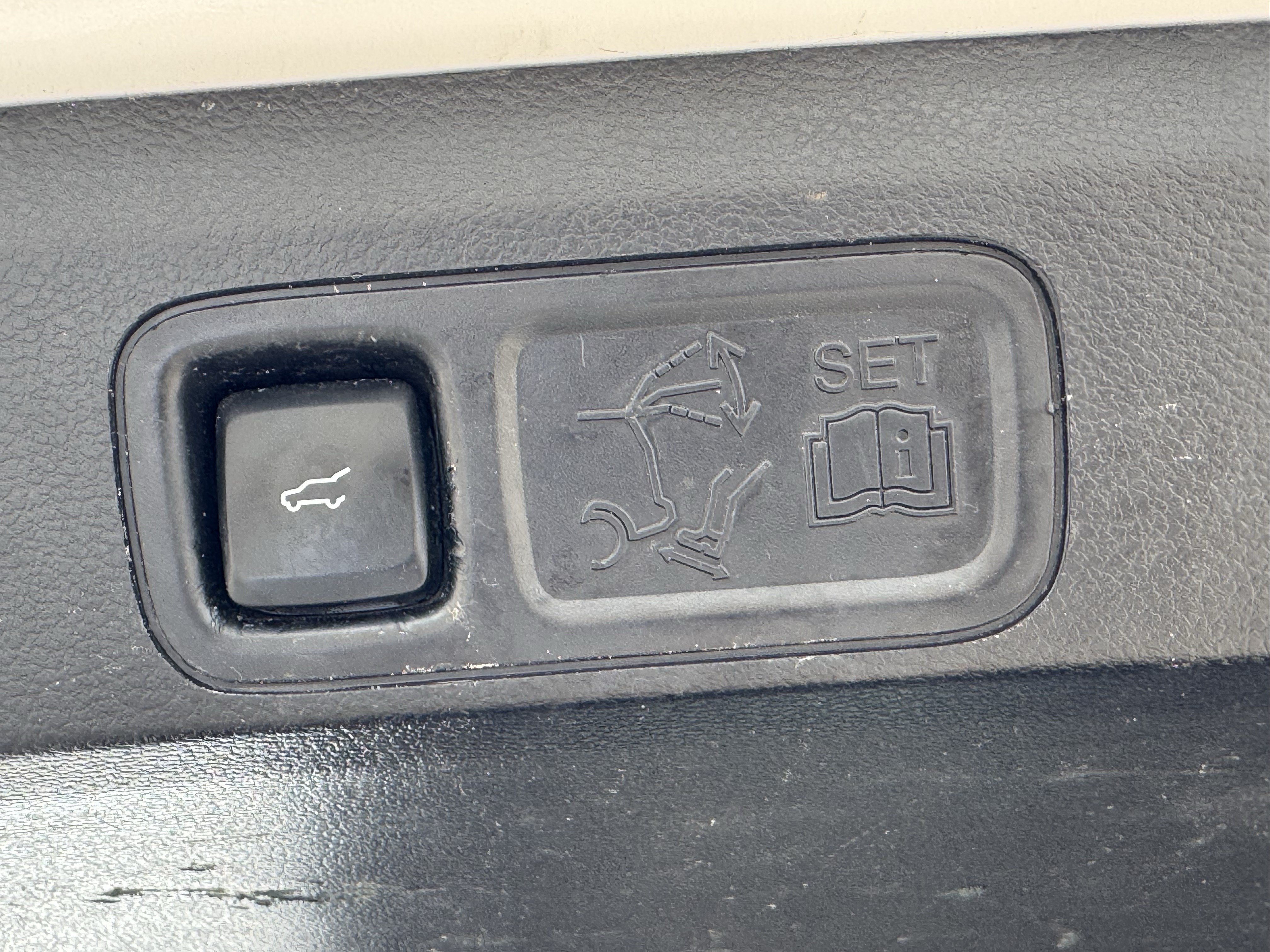 Used 2019 Ford Expedition Limited w/ Equipment Group 302A RWD image 31