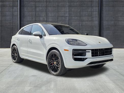 Certified 2026 Porsche Cayenne S AWD/4WD image 6