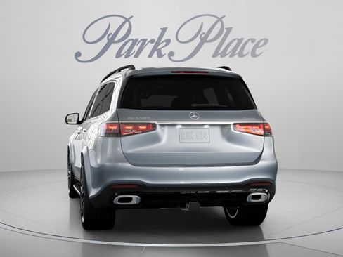New 2026 Mercedes-Benz GLS 580 4MATIC image 16