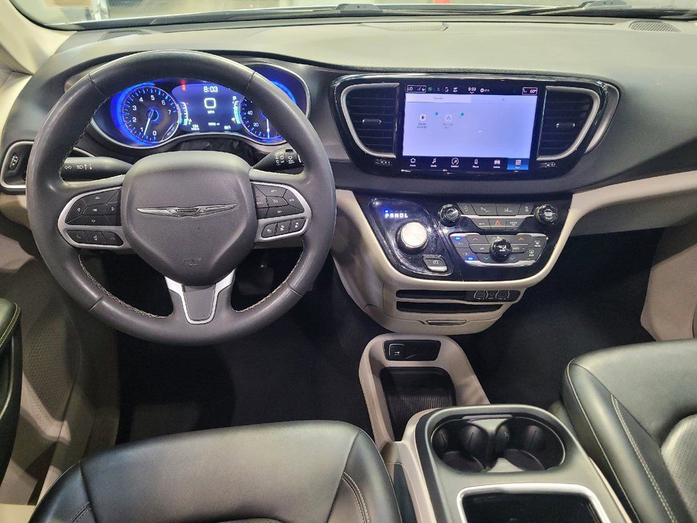 Used 2024 Chrysler Pacifica Touring-L FWD image 22