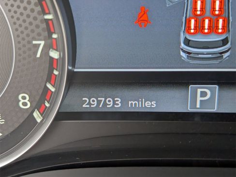 Used 2022 Nissan Armada SL w/ Captain's Chairs Package image 13