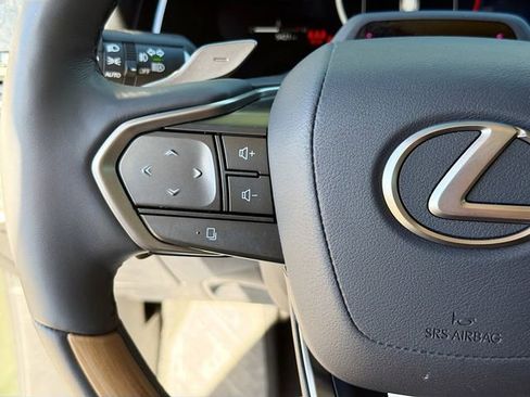 Used 2025 Lexus RX 350 Premium Plus w/ Convenience Package image 39