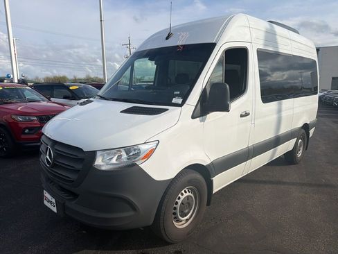 Used 2024 Mercedes-Benz Sprinter 2500 image 9
