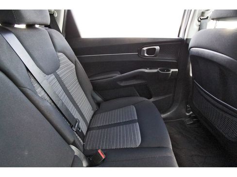 Used 2021 Kia Sorento LX FWD image 12