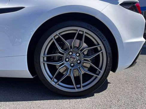 Used 2025 Chevrolet Corvette Z06 RWD image 12