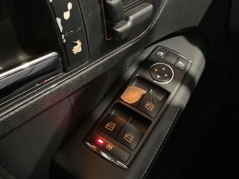 Used 2010 Mercedes-Benz E 350 Sedan image 8