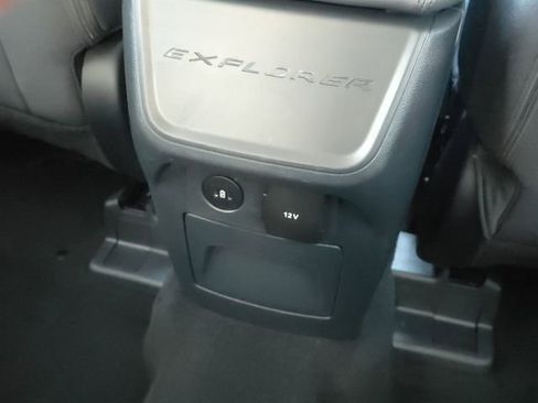 Used 2025 Ford Explorer Active image 18