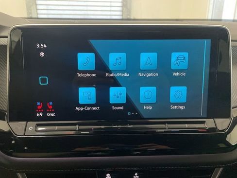 Certified 2025 Volkswagen Atlas Cross Sport SEL R-Line image 16