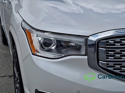 Certified 2017 GMC Acadia Denali w/ Technology Package FWD image 9