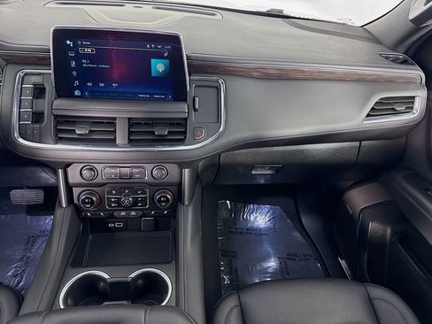 Used 2024 Chevrolet Suburban LT image 26