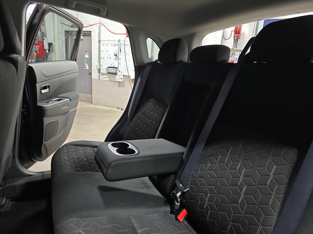 Used 2025 Mitsubishi Outlander Sport ES AWD/4WD image 14