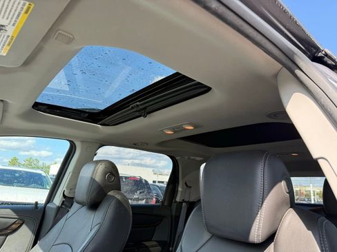 Used 2015 GMC Acadia Denali image 5