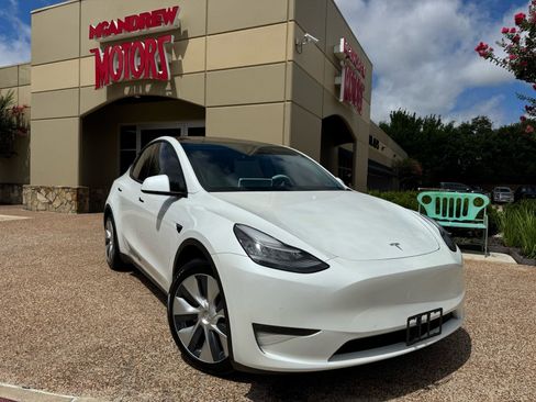 Used 2020 Tesla Model Y Long Range AWD/4WD image 1