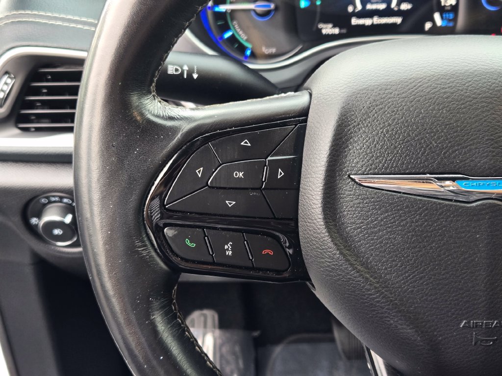 Used 2021 Chrysler Pacifica Touring-L w/ Uconnect Theater Family Group FWD image 51